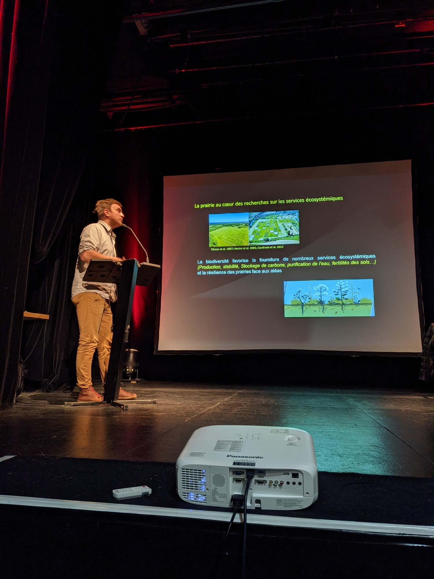 Photographie conférence séminaire groupe de travail prairies